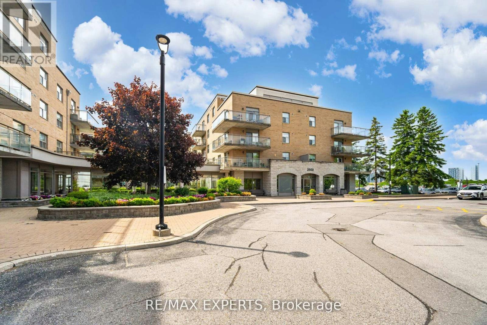 216-2502 Rutherford Road, Vaughan, ON, L4K 5N6