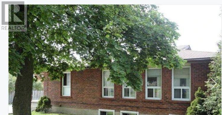 4-66 Penetang Street, Barrie, ON, L4M 1V6 - 2