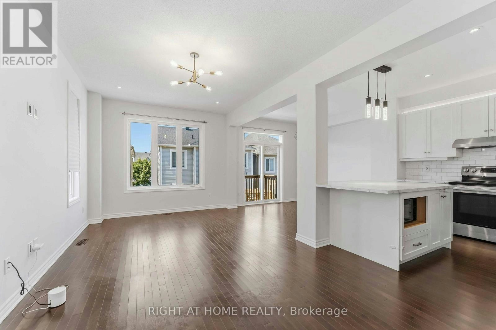 432 Meadowbreeze Drive, Ottawa, ON, K2M 0L2 - 3
