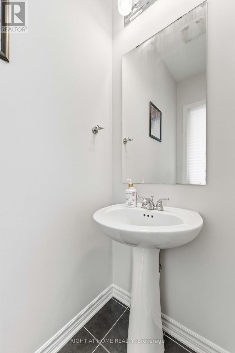432 Meadowbreeze Drive, Ottawa, ON, K2M 0L2 - 7