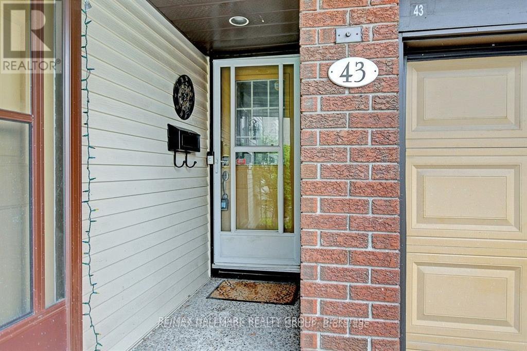 51-43 Haxby Private, Ottawa, ON, K1T 3B7 - 3