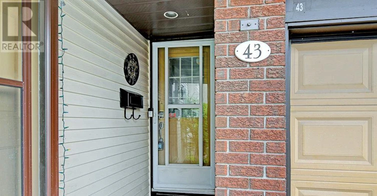 51-43 Haxby Private, Ottawa, ON, K1T 3B7 - 3