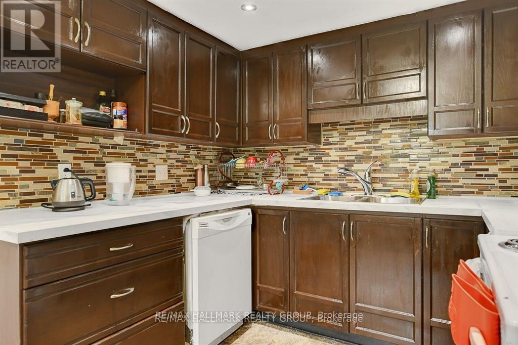 51-43 Haxby Private, Ottawa, ON, K1T 3B7 - 14