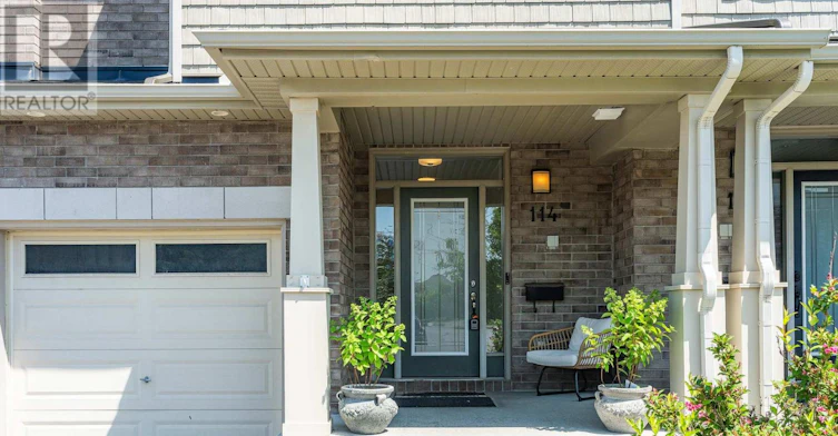 114 Hawkeswood Drive, Ottawa, ON, K4M 0C1 - 2