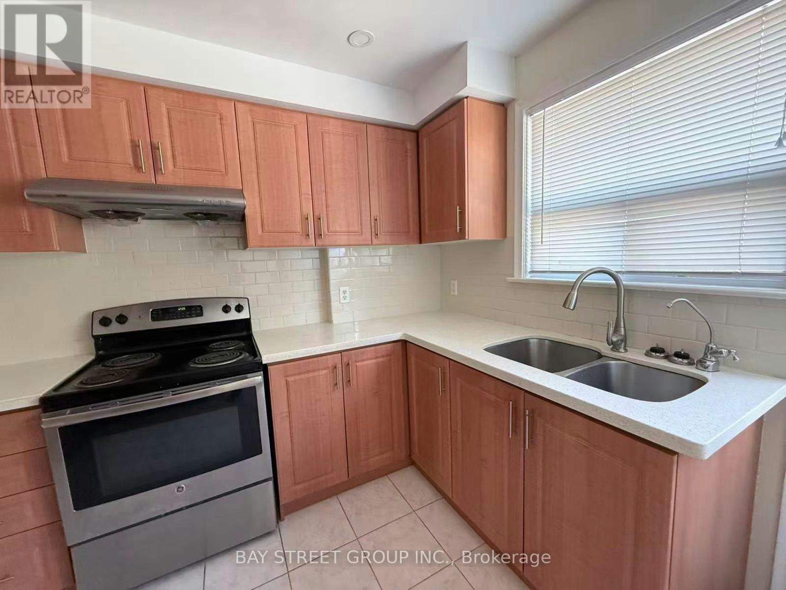 366 Highfield Road, Toronto, ON, M4L 2V6 - 12