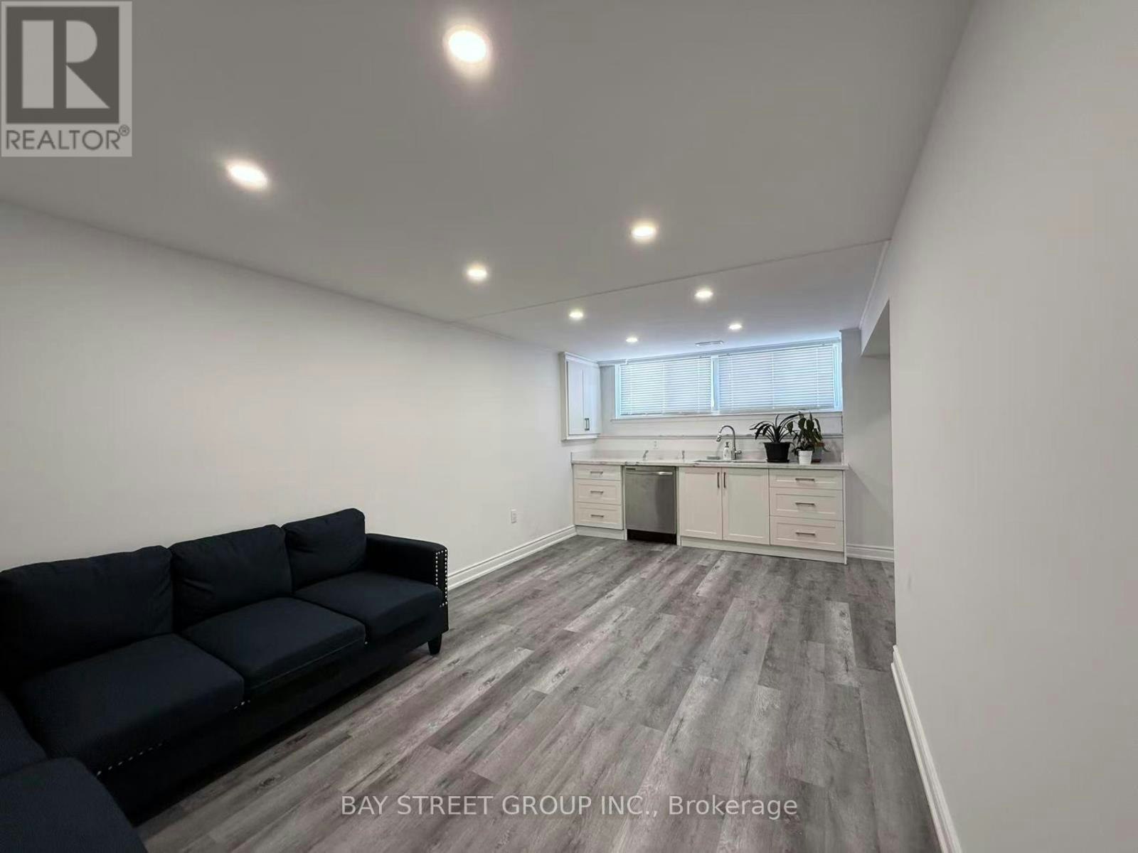366 Highfield Road, Toronto, ON, M4L 2V6 - 25