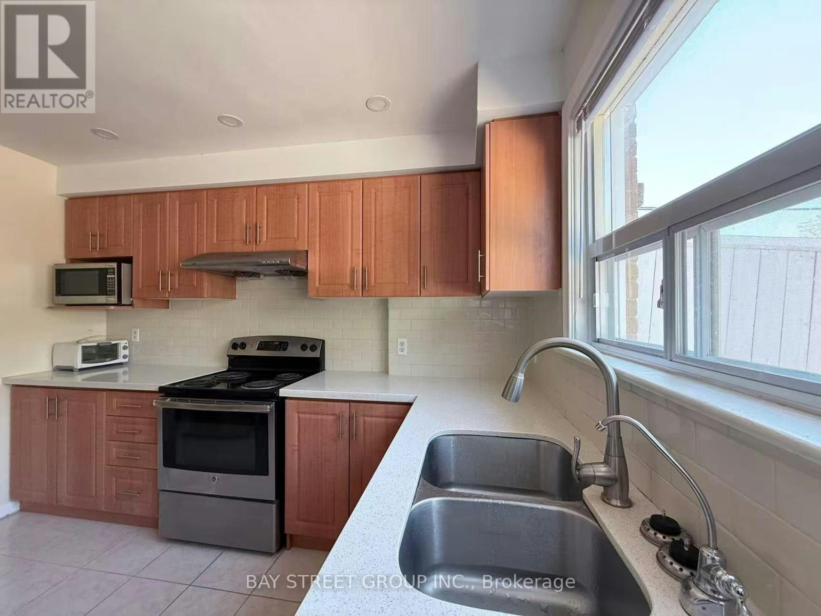366 Highfield Road, Toronto, ON, M4L 2V6 - 10