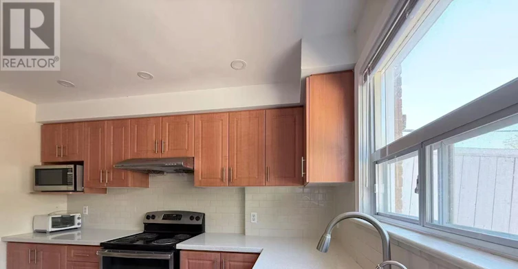 366 Highfield Road, Toronto, ON, M4L 2V6 - 10