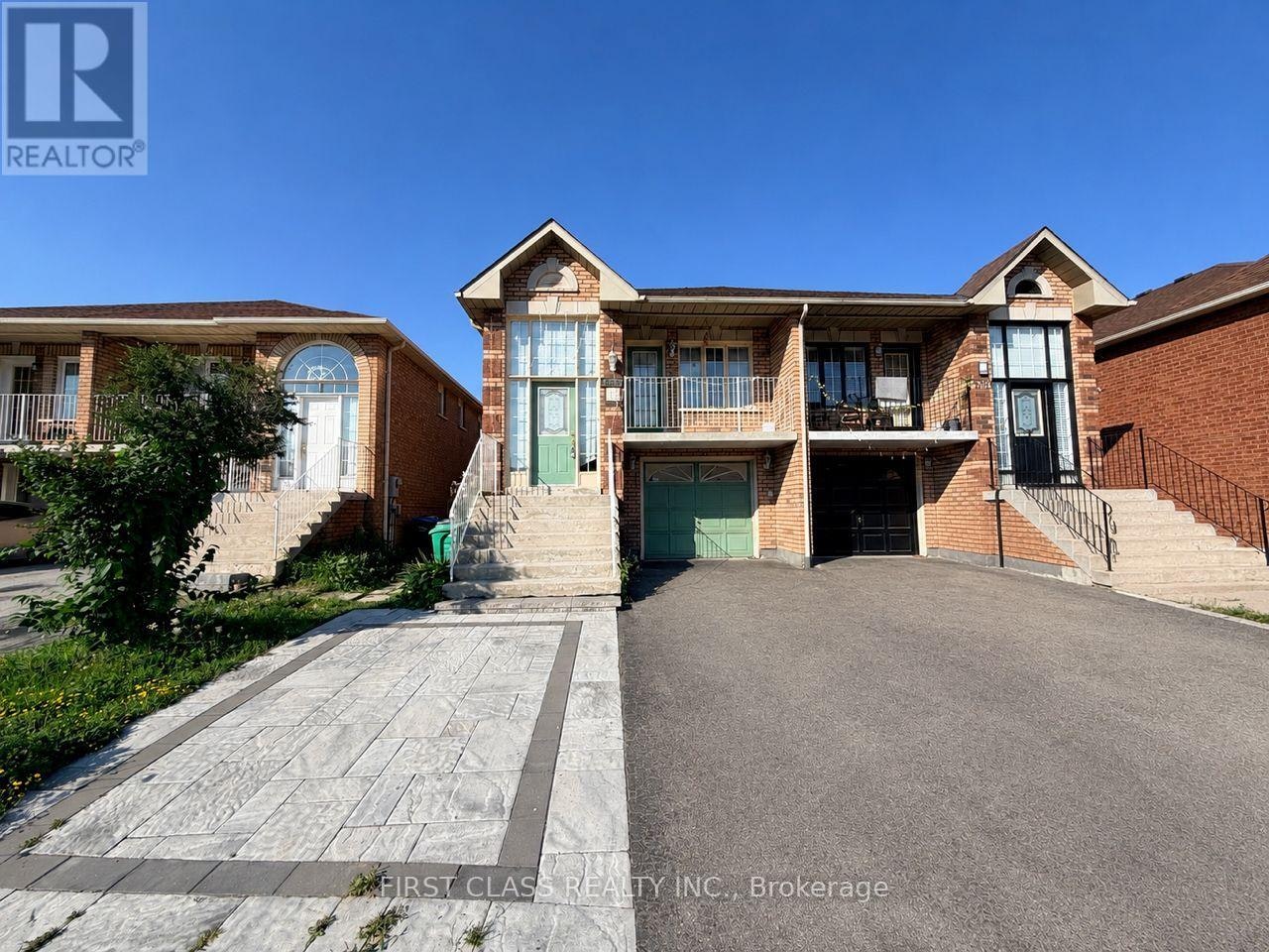 UPPER-5323 Red Brush Drive, Mississauga, ON, L4Z 3Z5