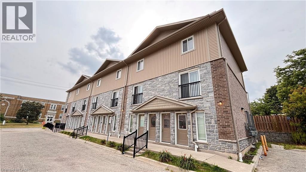 14-122 Courtland Avenue E, Kitchener, ON, N2G 0B8