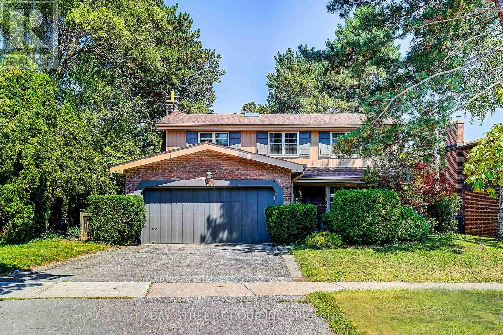 6 Caravan Drive, Toronto, ON, M3B 1N1