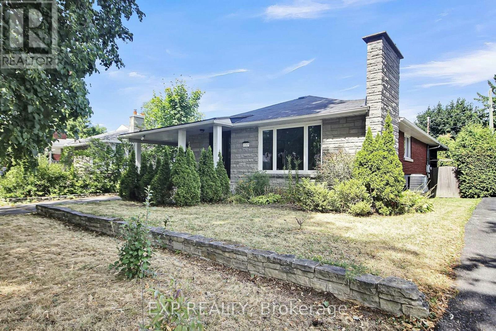 2247 Miramichi Street, Ottawa, ON, K2C 0Z1