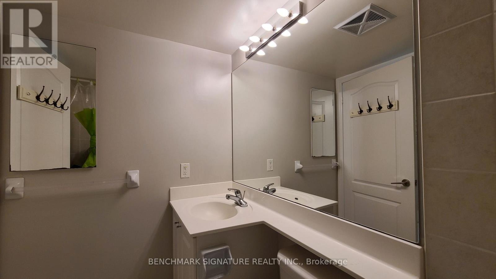 902-60 Town Centre Court, Toronto, ON, M1P 0B1 - 5