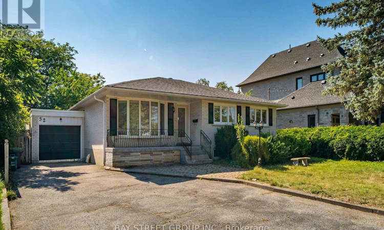 32 Alanadale Avenue
