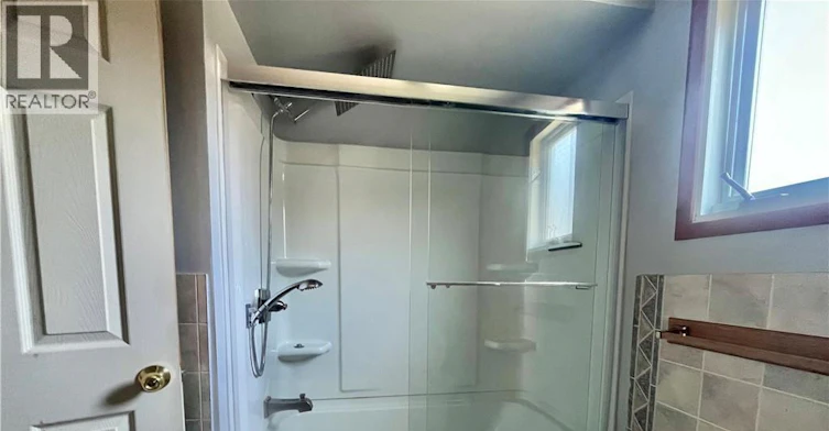 10480 Lonsdale Crescent, Windsor, ON, N8R 2E3 - 9