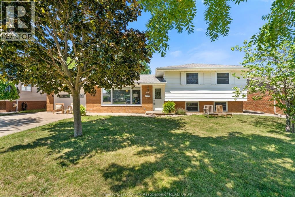 9 Rickway Drive, Leamington, ON, N8H 2M3