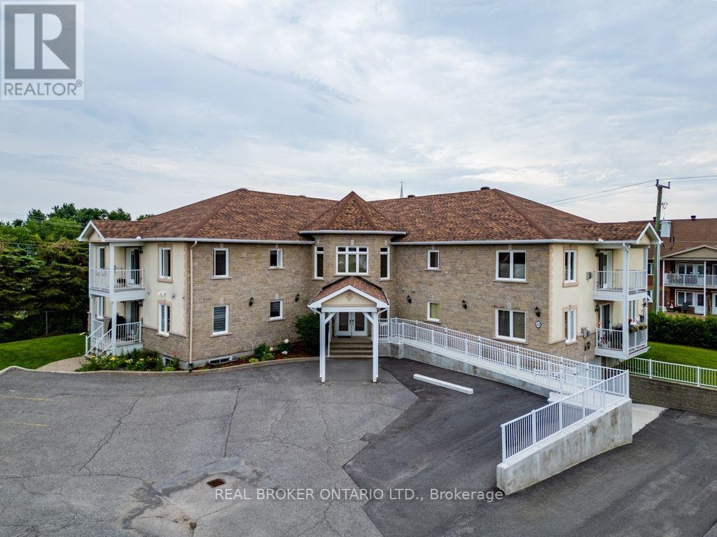 103-32 La Croisee Street, Russell, ON, K0A 1W0