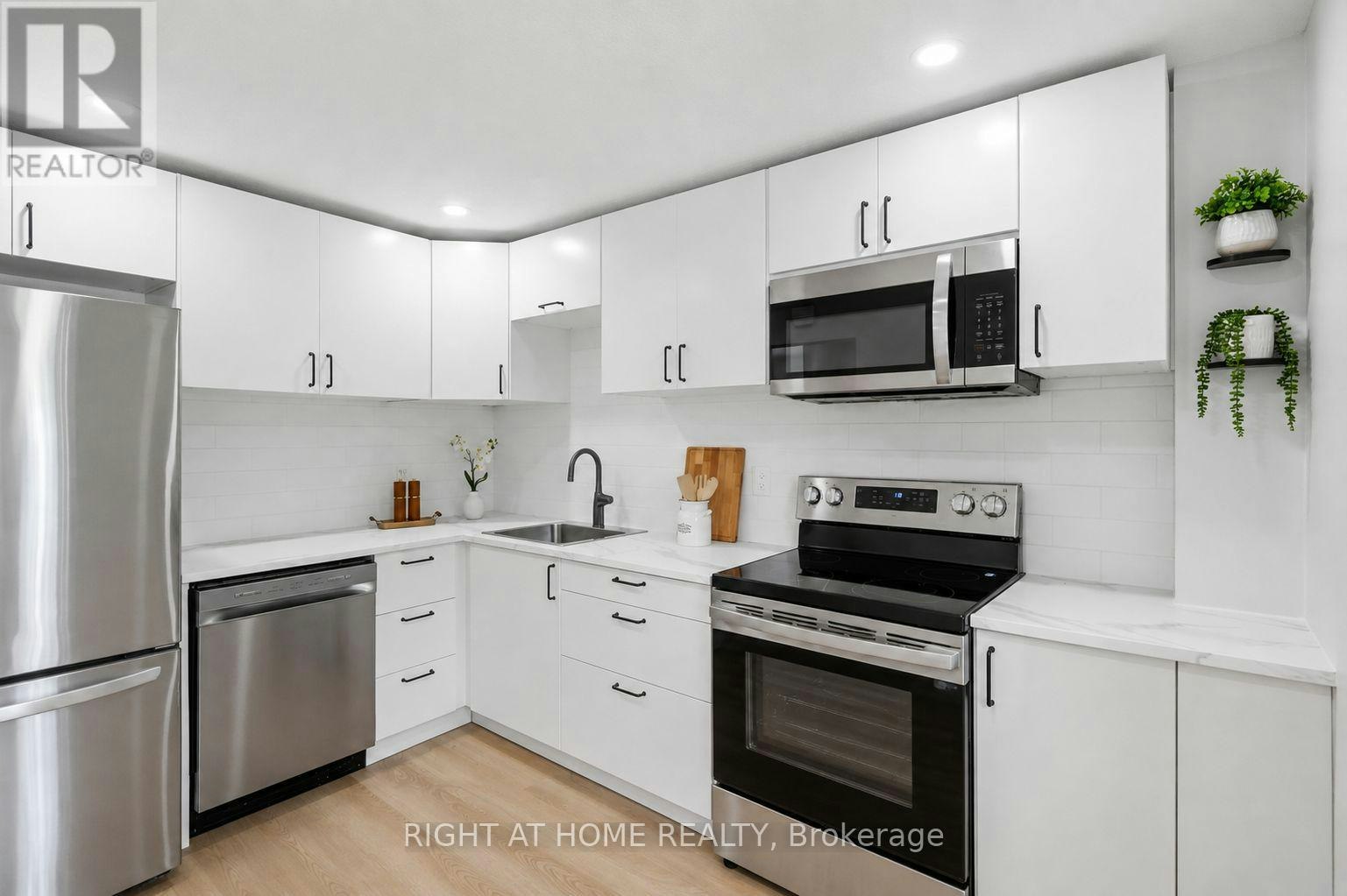 3-7874 Jeanne D'arc Boulevard, Ottawa, ON, K1C 2E9