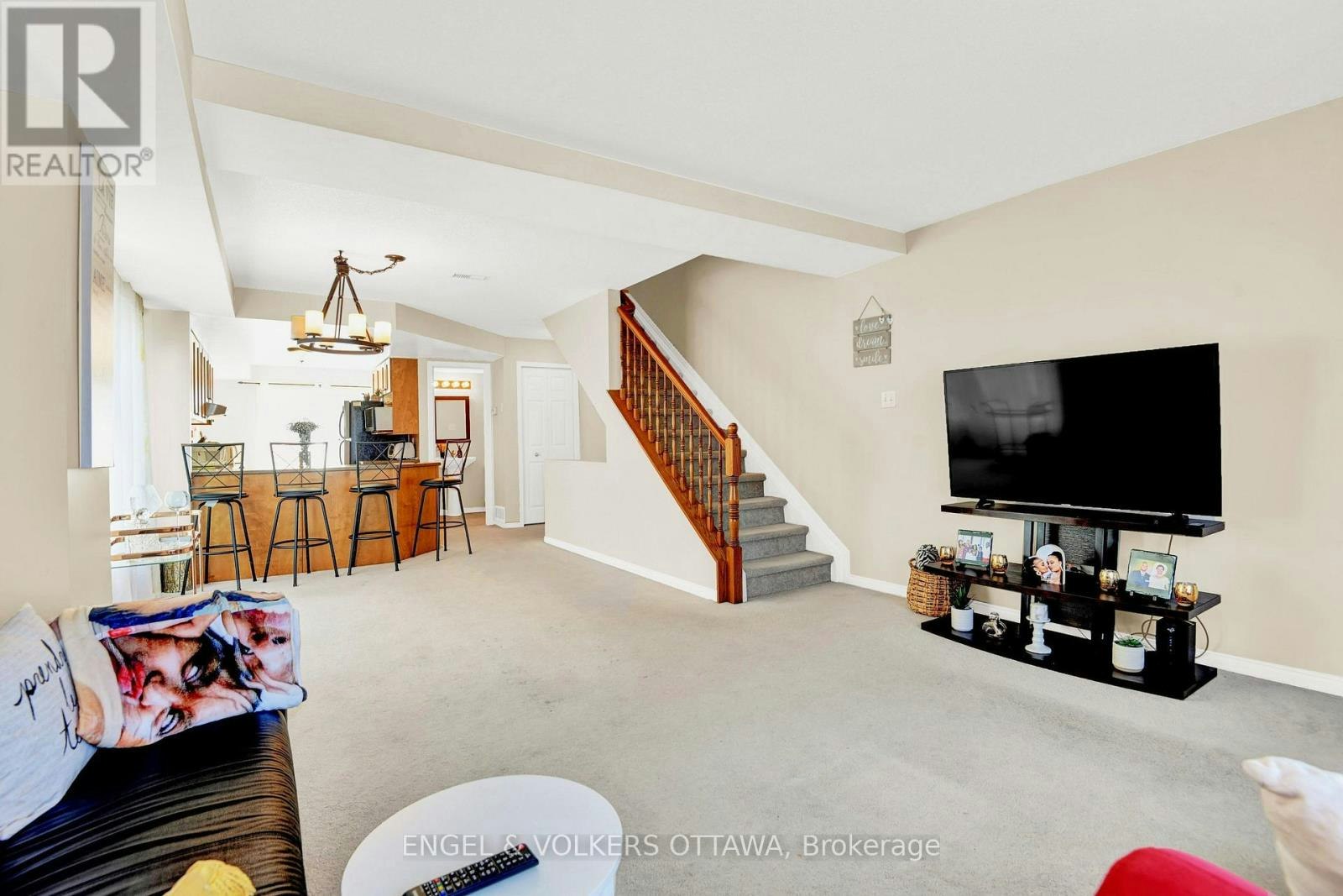 38 Lakepointe Drive, Ottawa, ON, K4A 5E3 - 12