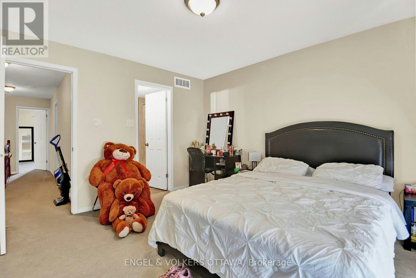 38 Lakepointe Drive, Ottawa, ON, K4A 5E3 - 27