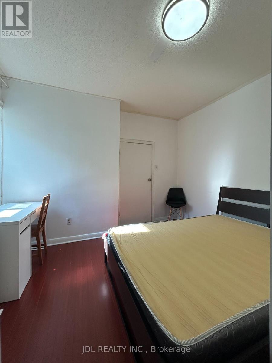 SUITE-A Main Floor 4 Fitzroy Terr Terrace, Toronto, ON, M5T 2K3 - 3