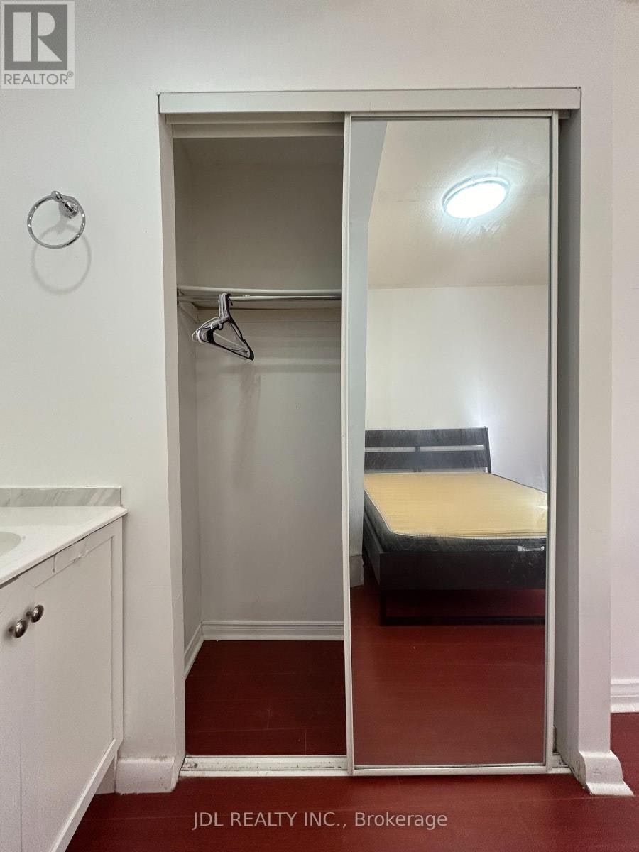 SUITE-A Main Floor 4 Fitzroy Terr Terrace, Toronto, ON, M5T 2K3 - 5