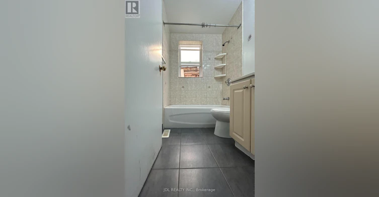 SUITE Aa, Main Floor 4 Fitzroy Terr Terrace, Toronto, ON, M5T 2K3 - 6