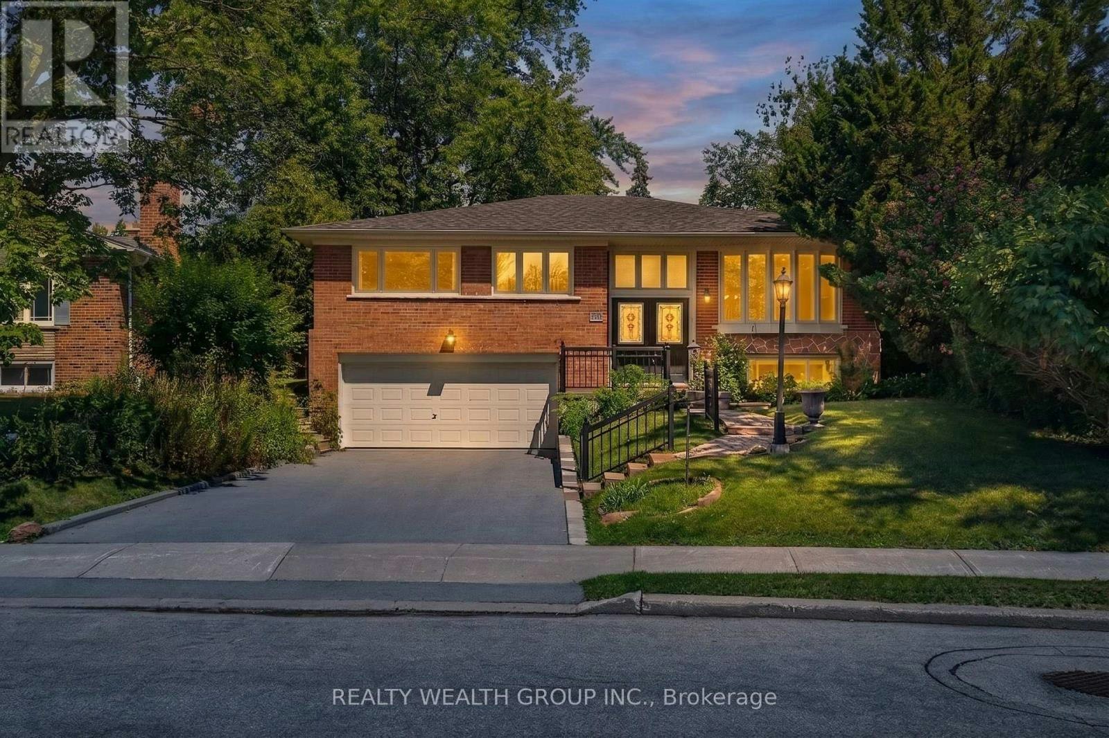 10 Derwent Court, Toronto, ON, M2M 2C3