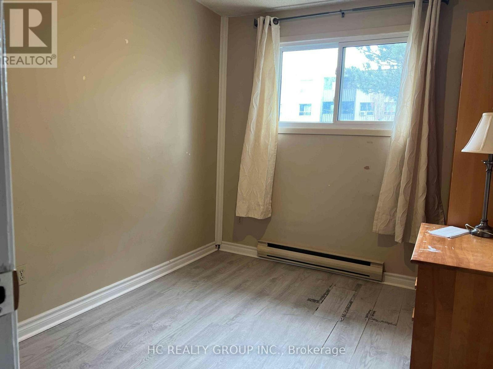 26-40 Summit Avenue, London, ON, N6H 4S3 - 4