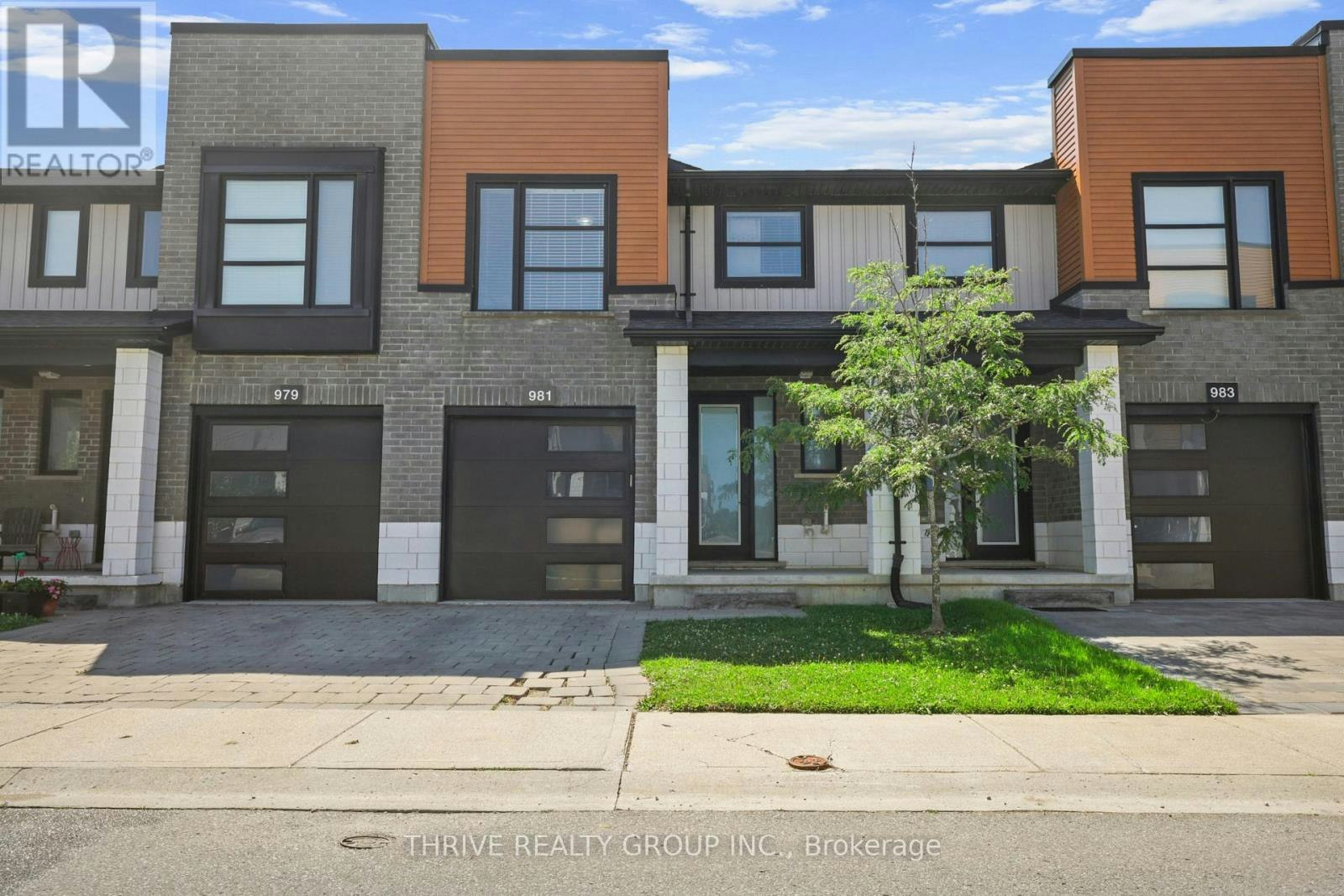 981 Village Square WEST, London, ON, N6H 0J7