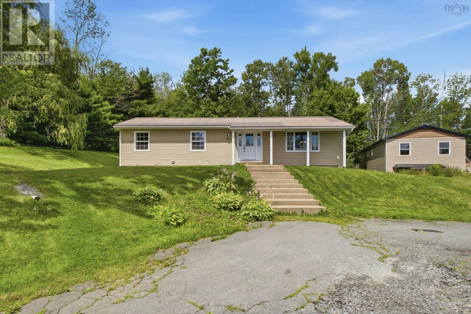 430 Beaver Bank Road, Beaver Bank, NS, B4E 1K4