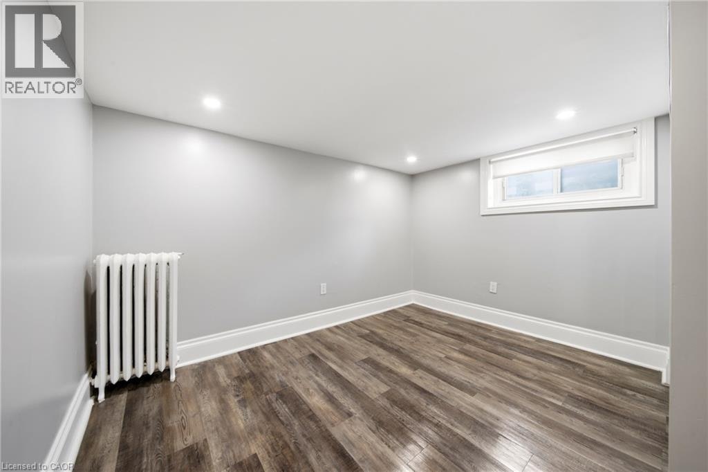 R-1 Kingswood Road, Toronto, ON, M4E 3N4 - 16