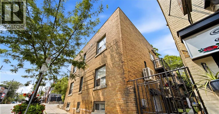 R-1 Kingswood Road, Toronto, ON, M4E 3N4 - 2