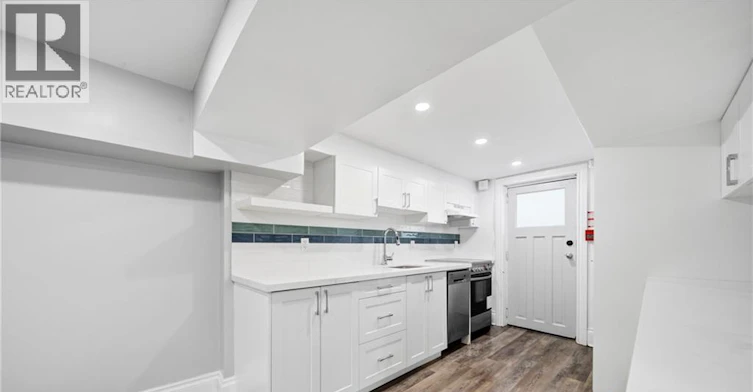 R-1 Kingswood Road, Toronto, ON, M4E 3N4 - 5