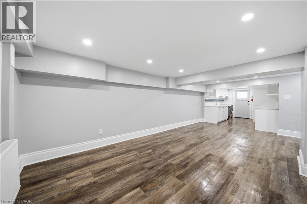 R-1 Kingswood Road, Toronto, ON, M4E 3N4 - 13