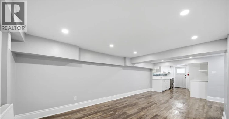 R-1 Kingswood Road, Toronto, ON, M4E 3N4 - 13