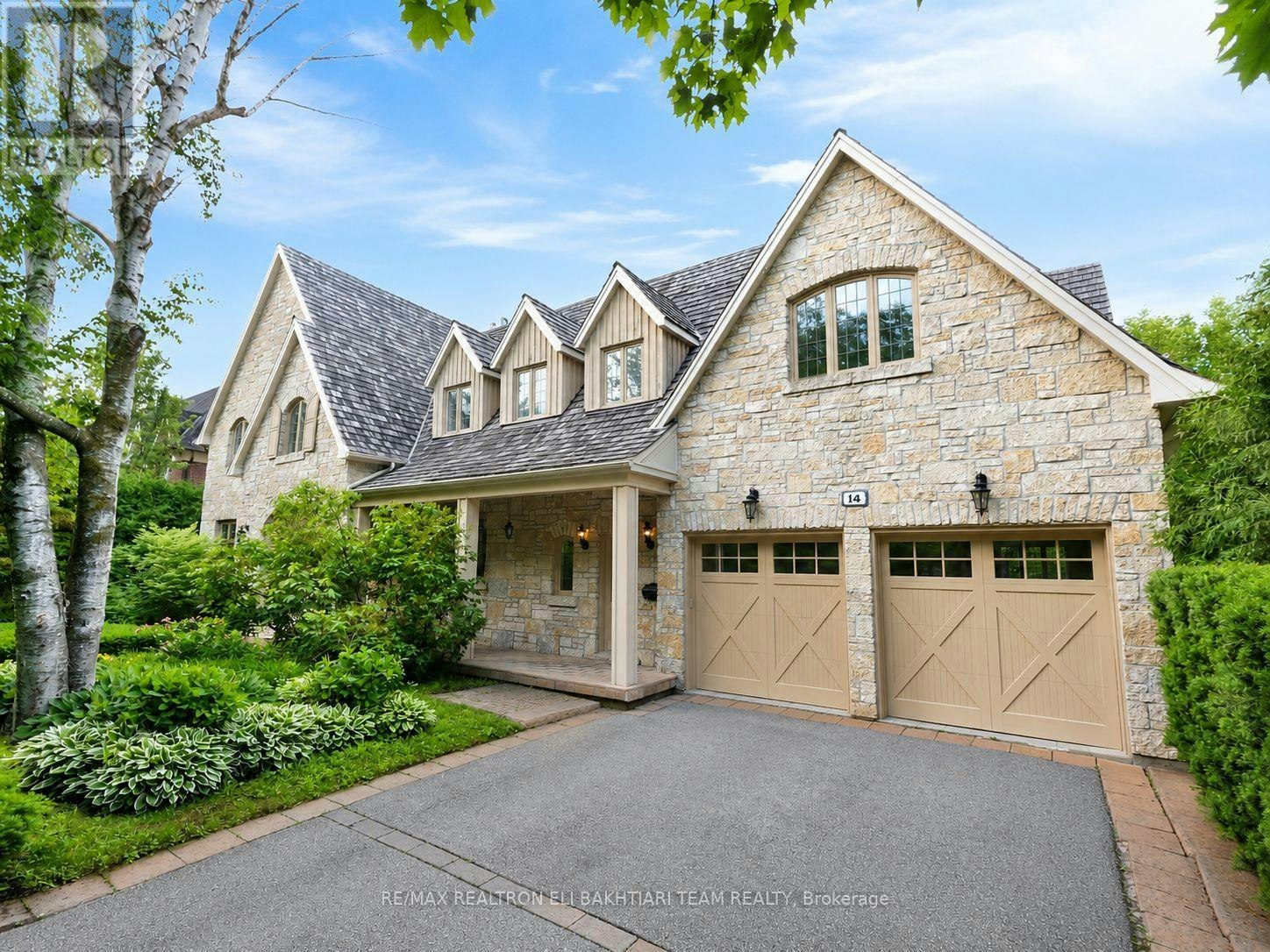 14 St Margarets Drive, Toronto, ON, M4N 3E5