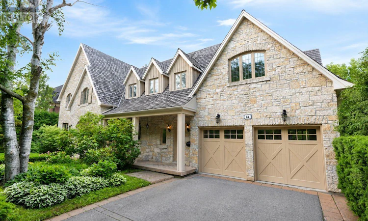 14 St Margarets Drive