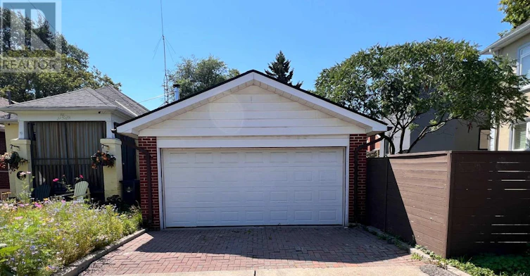 171 Westlake Avenue, Toronto, ON, M4C 4S3 - 5