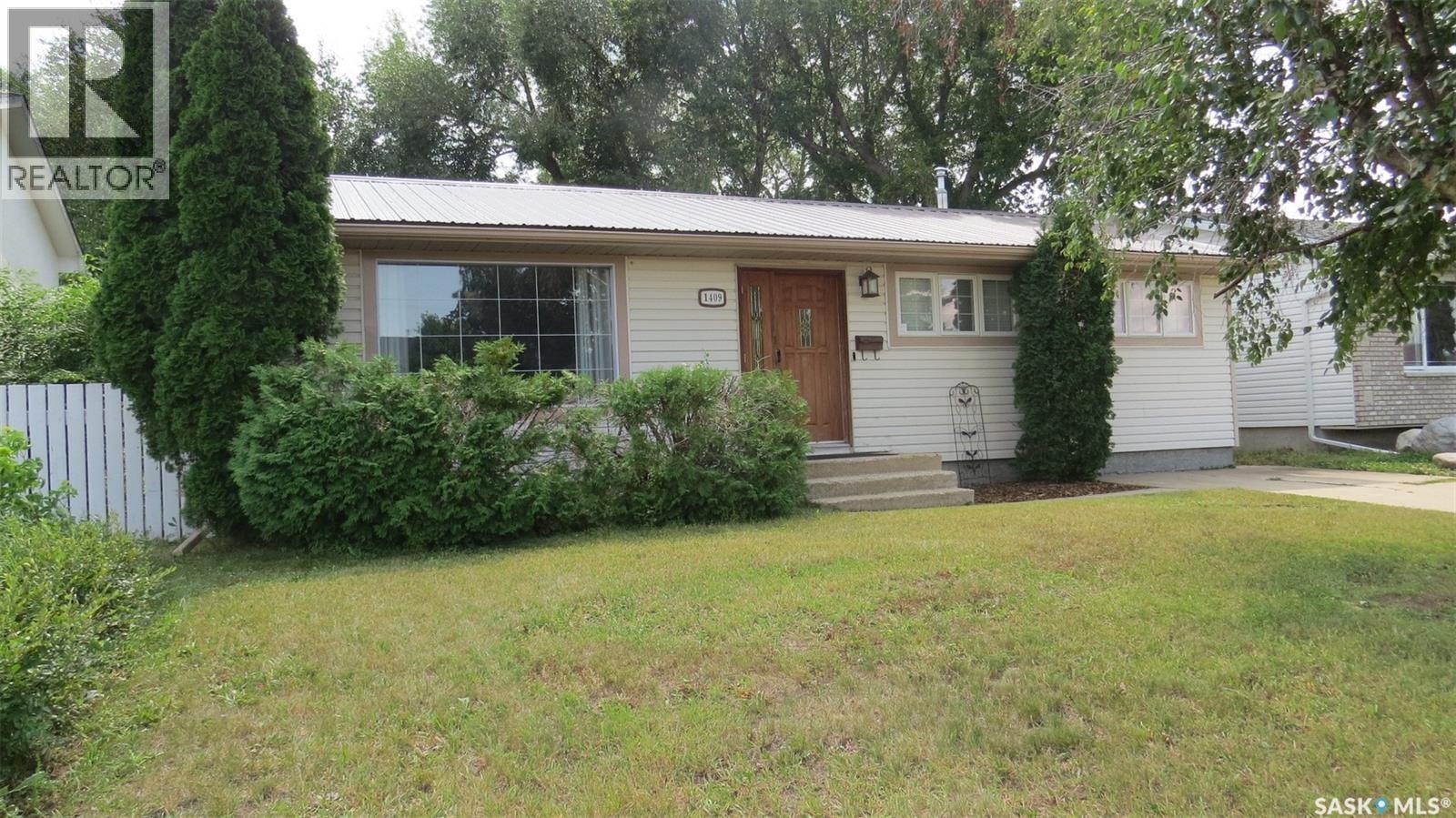 1409 Duffield Street W, Moose Jaw, SK, S6H 5K5