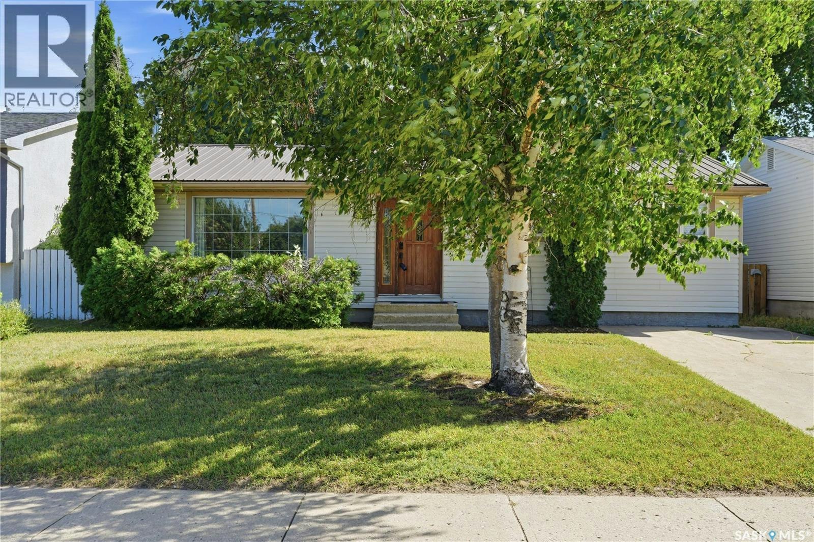 1409 Duffield Street W, Moose Jaw, SK, S6H 5K5