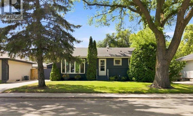 2602 Paul Crescent