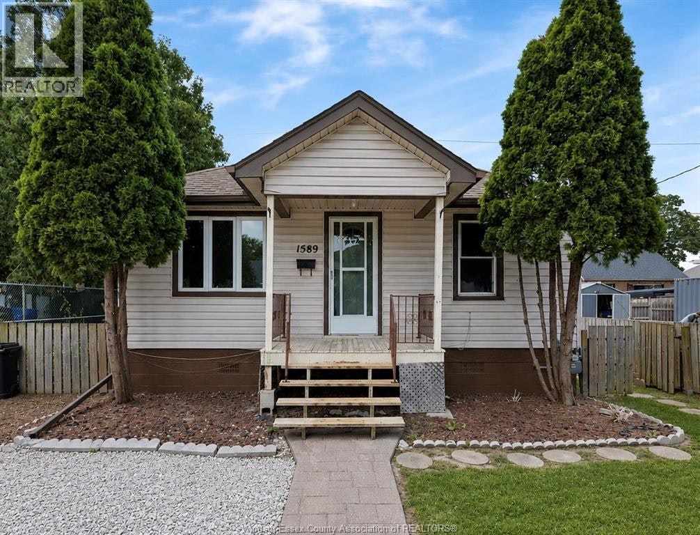 1589 Drouillard, Windsor, ON, N8Y 2S1
