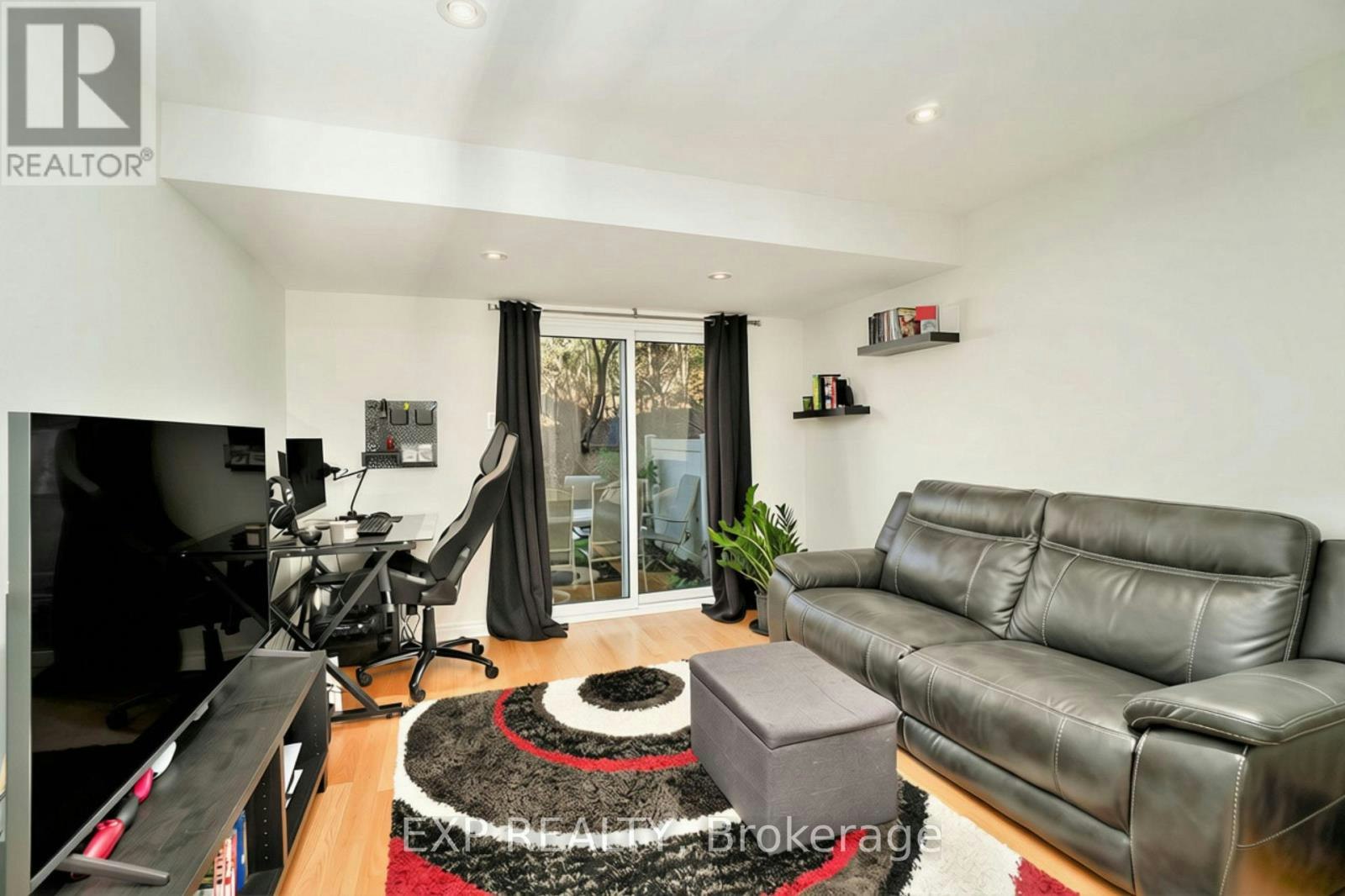 6667-6667 Bilberry Drive, Ottawa, ON, K1C 4N5 - 4