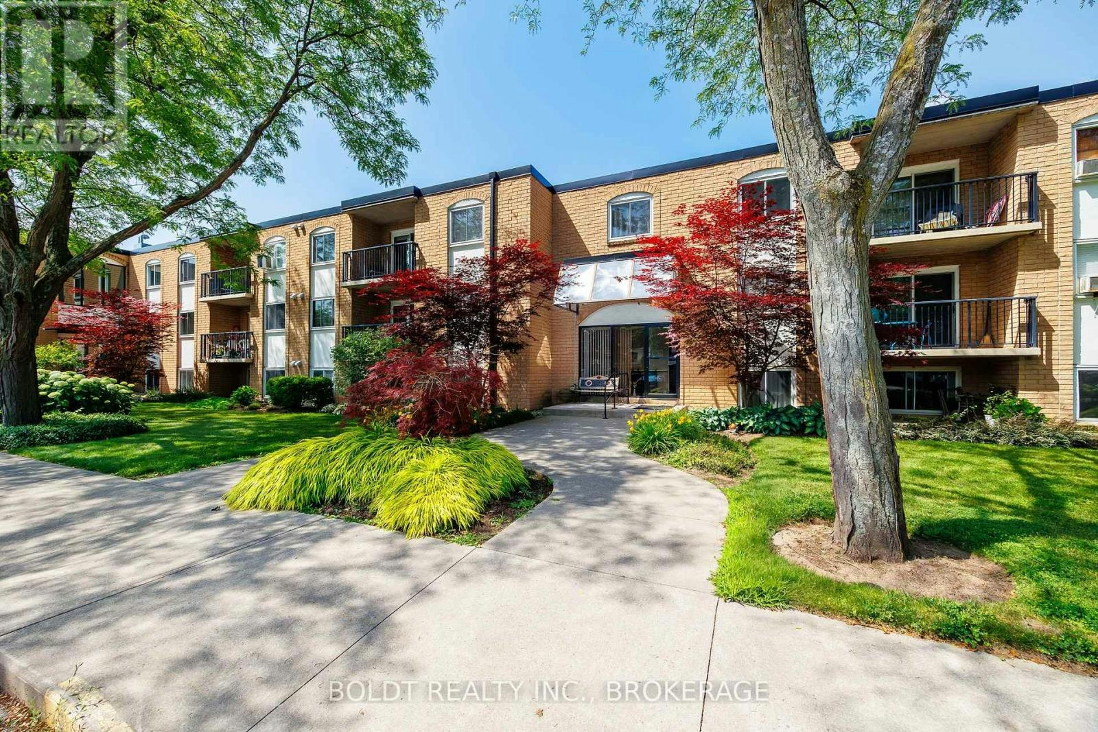 210-6 Westlake Lane, St. Catharines, ON, L2N 5S3
