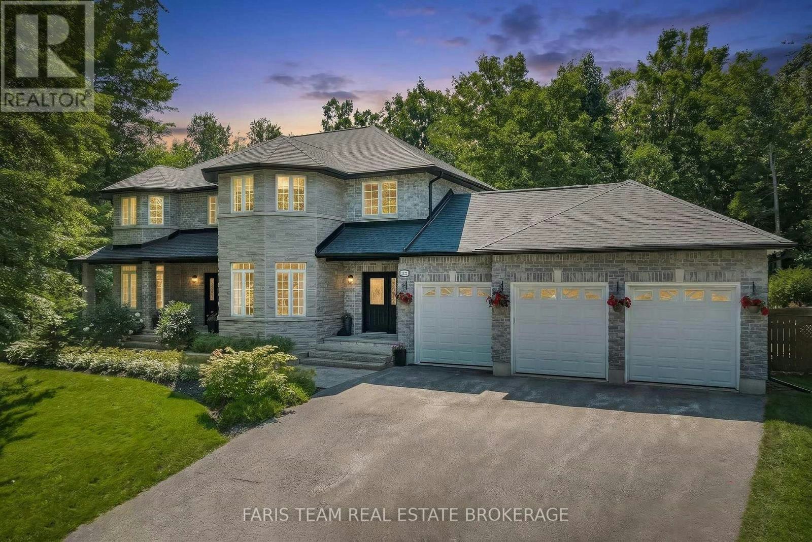2122 Fern Glen Court, Severn, ON, L3V 0E8