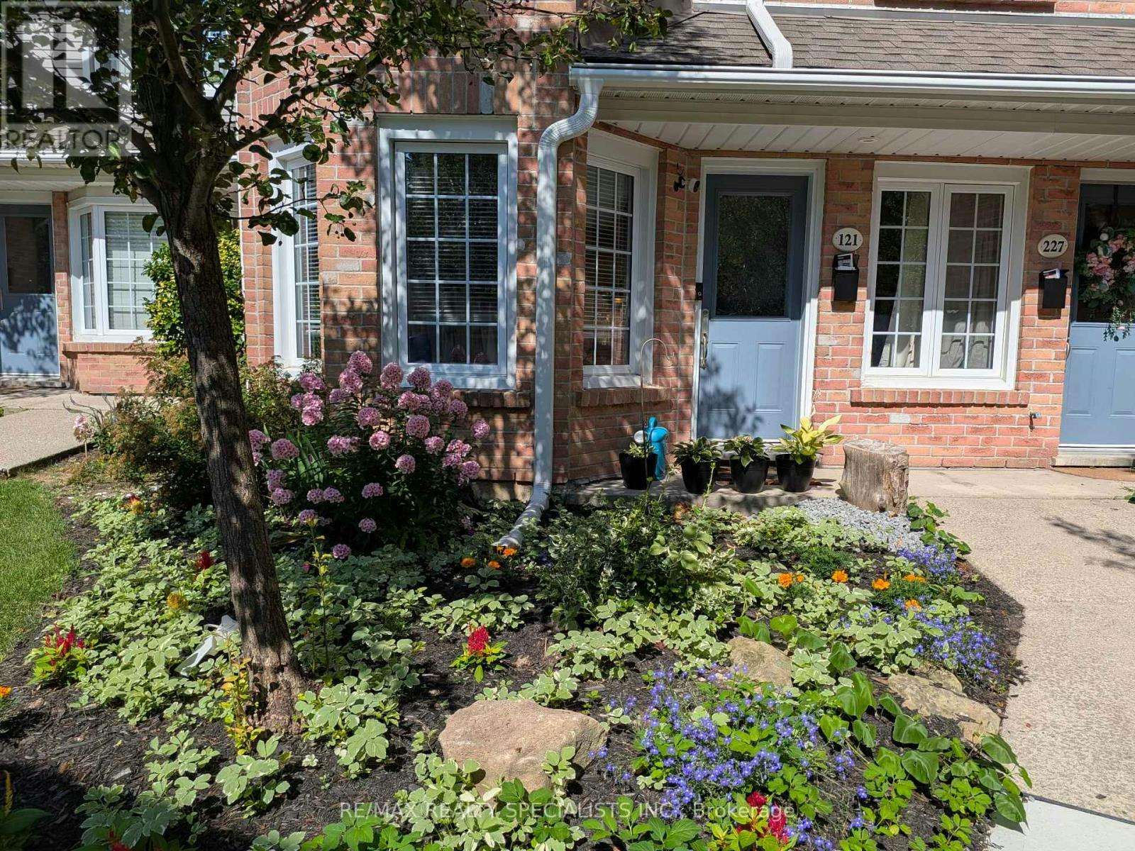 121-2110 Cleaver Avenue, Burlington, ON, L7M 3Z4 - 2