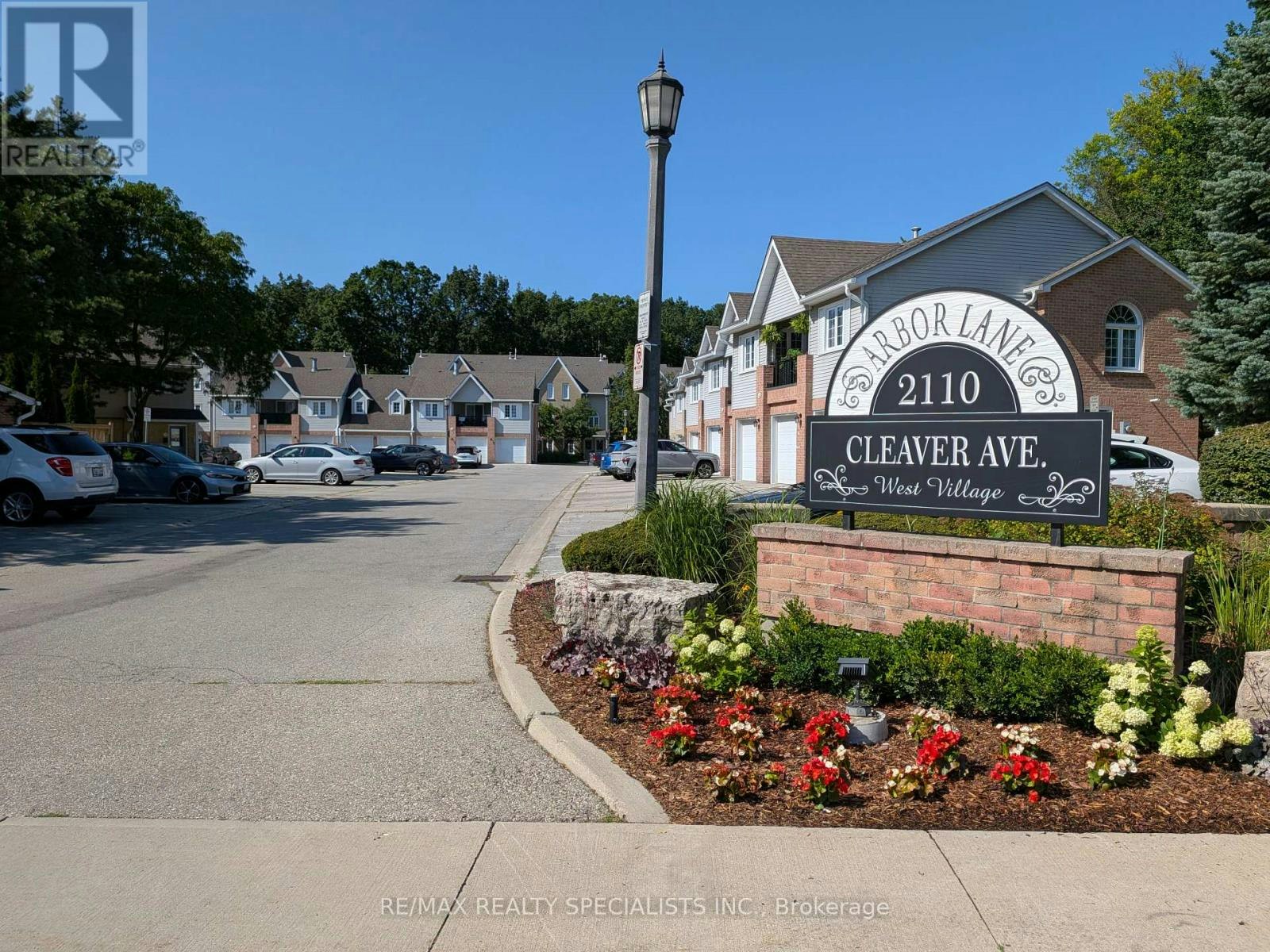 121-2110 Cleaver Avenue, Burlington, ON, L7M 3Z4