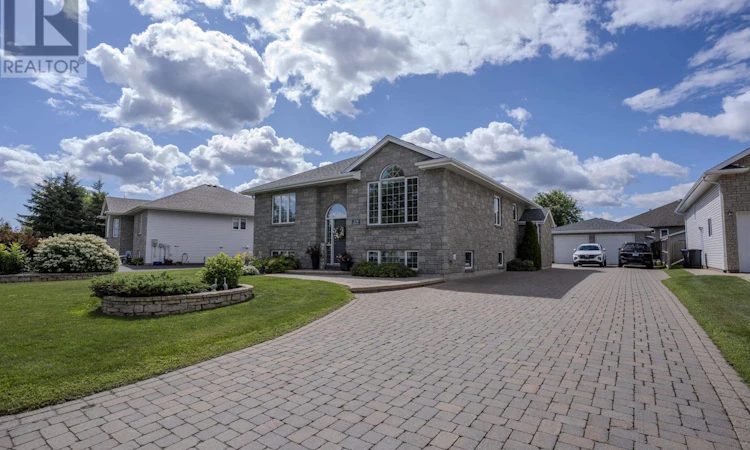 239 Caribou Crescent