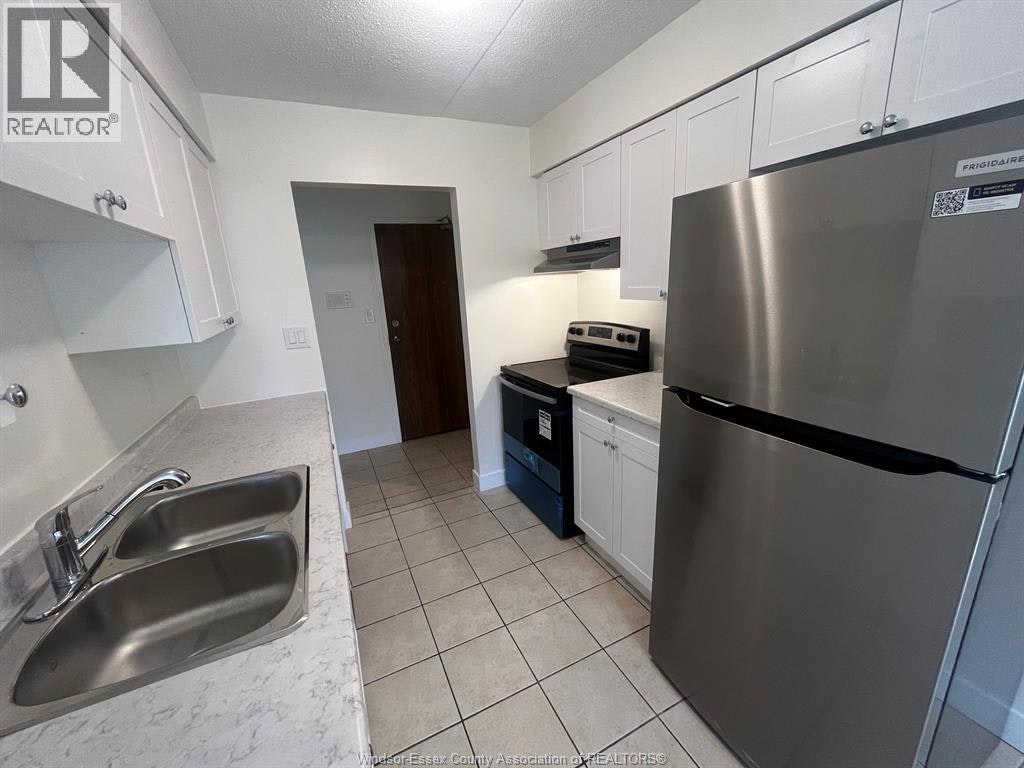 105-11822 Tecumseh Road East, Tecumseh, ON, N8N 1L7 - 2
